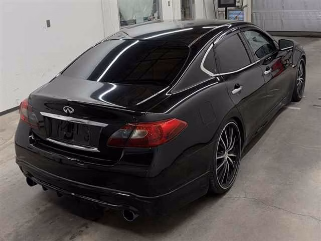 NISSAN FUGA
