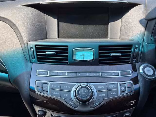 NISSAN FUGA