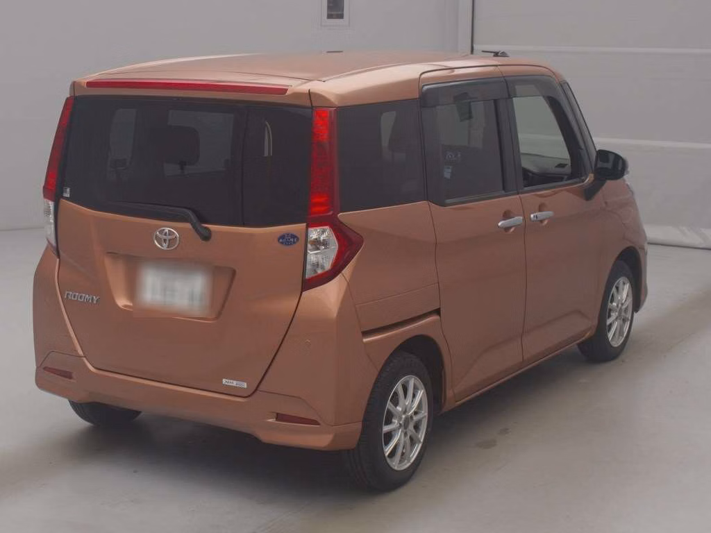 TOYOTA ROOMY