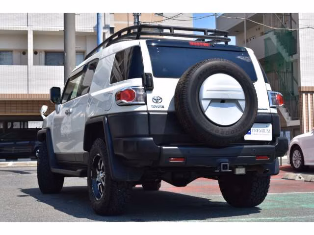 TOYOTA FJ CRUISER