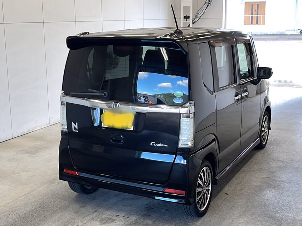 HONDA N-BOX