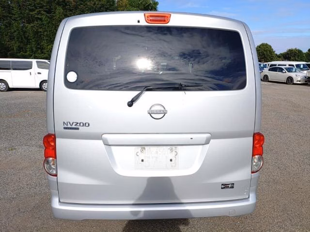 NISSAN NV200