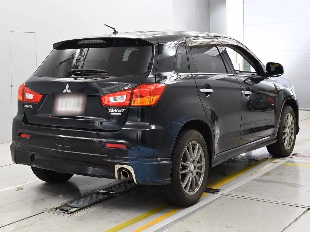 MITSUBISHI RVR
