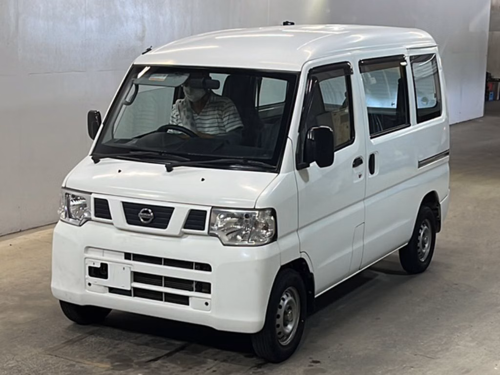 NISSAN NV100 CLIPPER