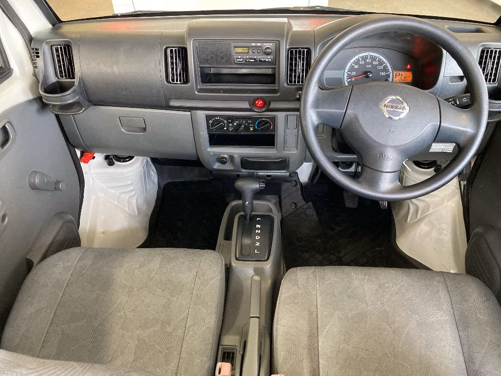NISSAN NV100 CLIPPER