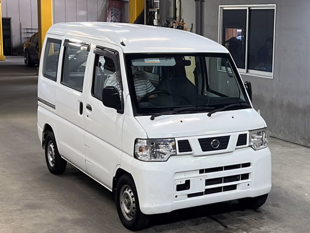 NISSAN NV100 CLIPPER