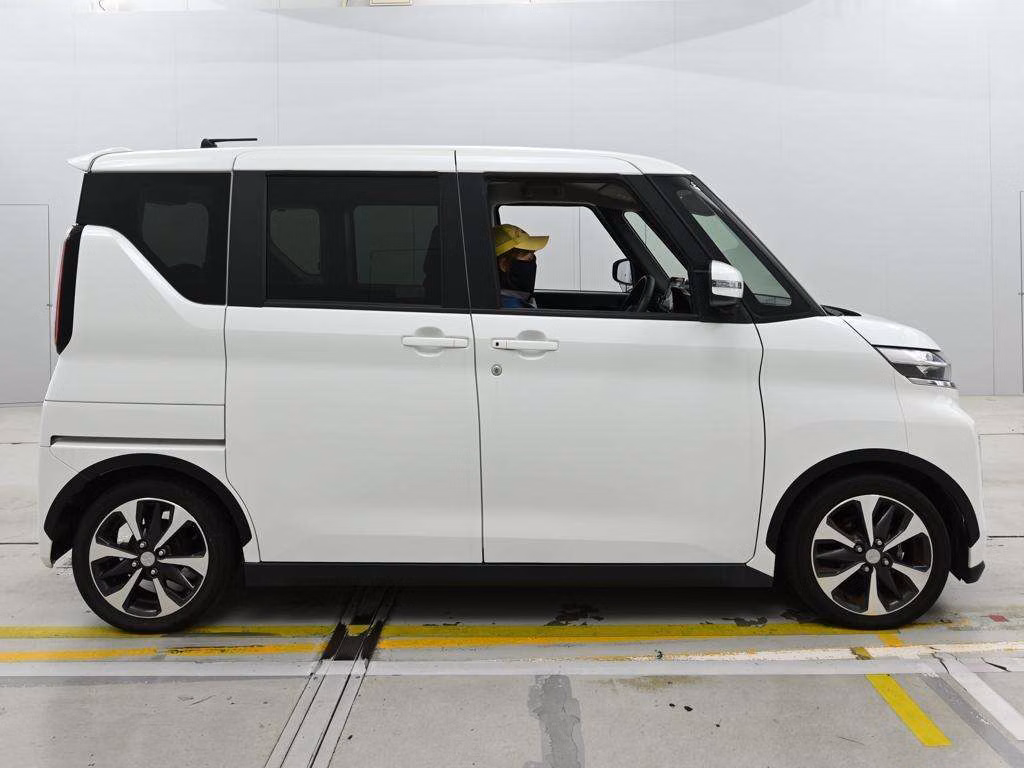 MITSUBISHI EK SPACE