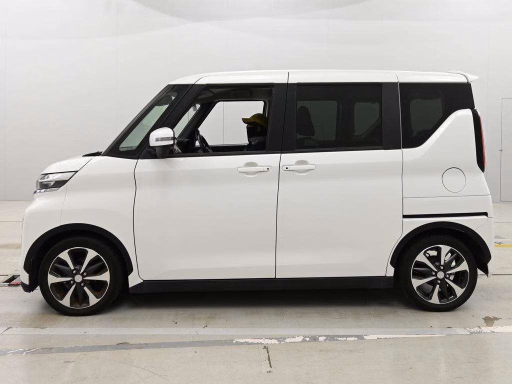 MITSUBISHI EK SPACE