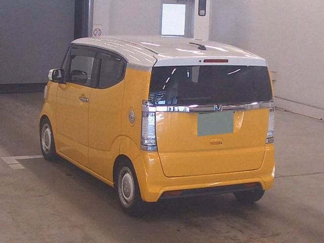 HONDA N-BOX SLASH