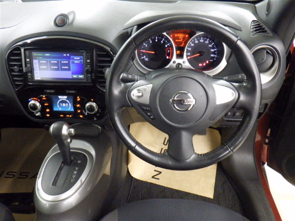 NISSAN JUKE