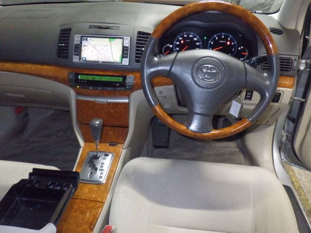 TOYOTA PREMIO