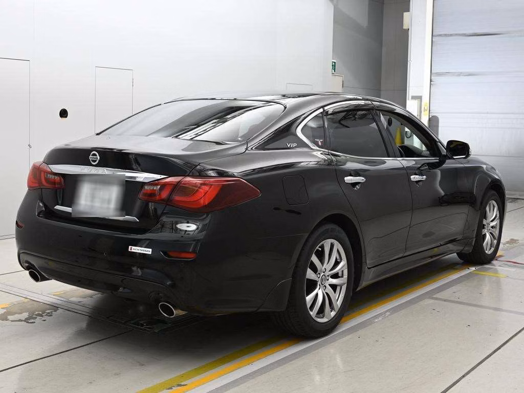 NISSAN FUGA