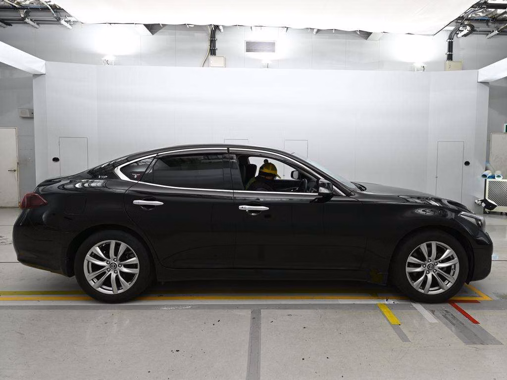 NISSAN FUGA