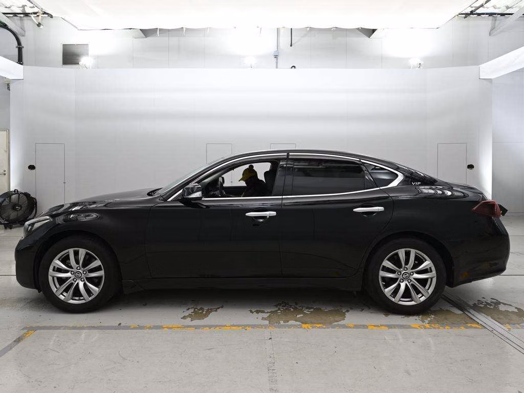 NISSAN FUGA