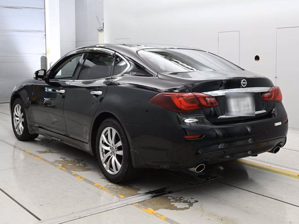 NISSAN FUGA