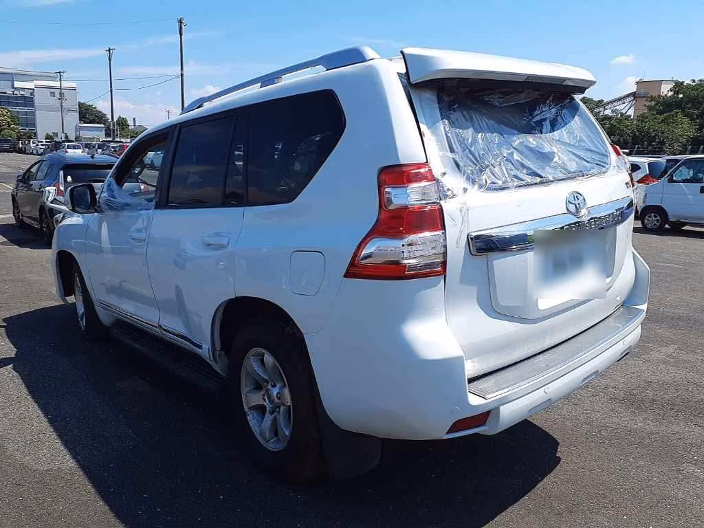 TOYOTA LAND CRUISER PRADO