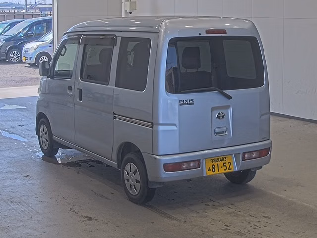 TOYOTA PIXIS VAN