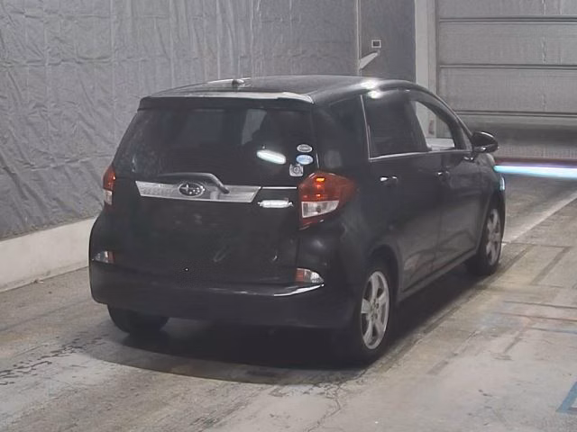 SUBARU TREZIA