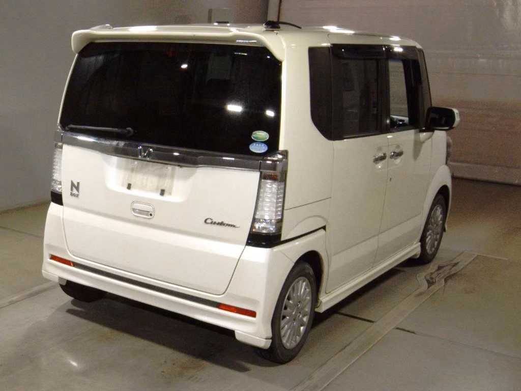 HONDA N-BOX