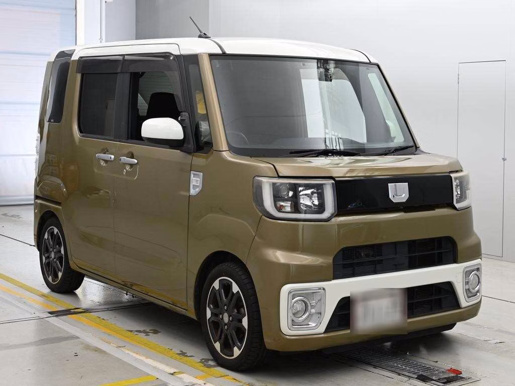 DAIHATSU WAKE