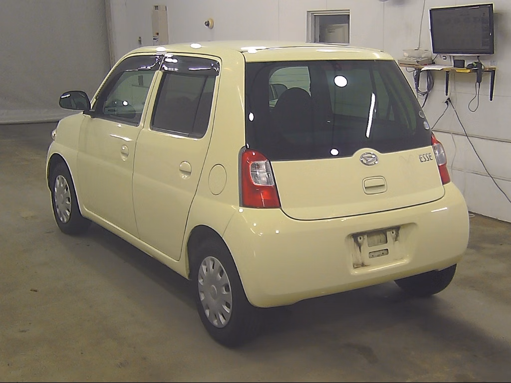 DAIHATSU ESSE