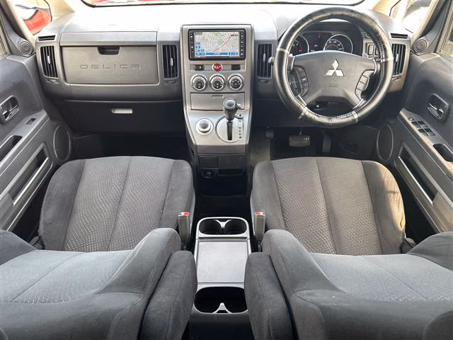 MITSUBISHI DELICA D:5