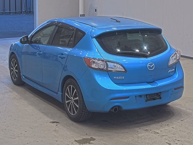 MAZDA AXELA