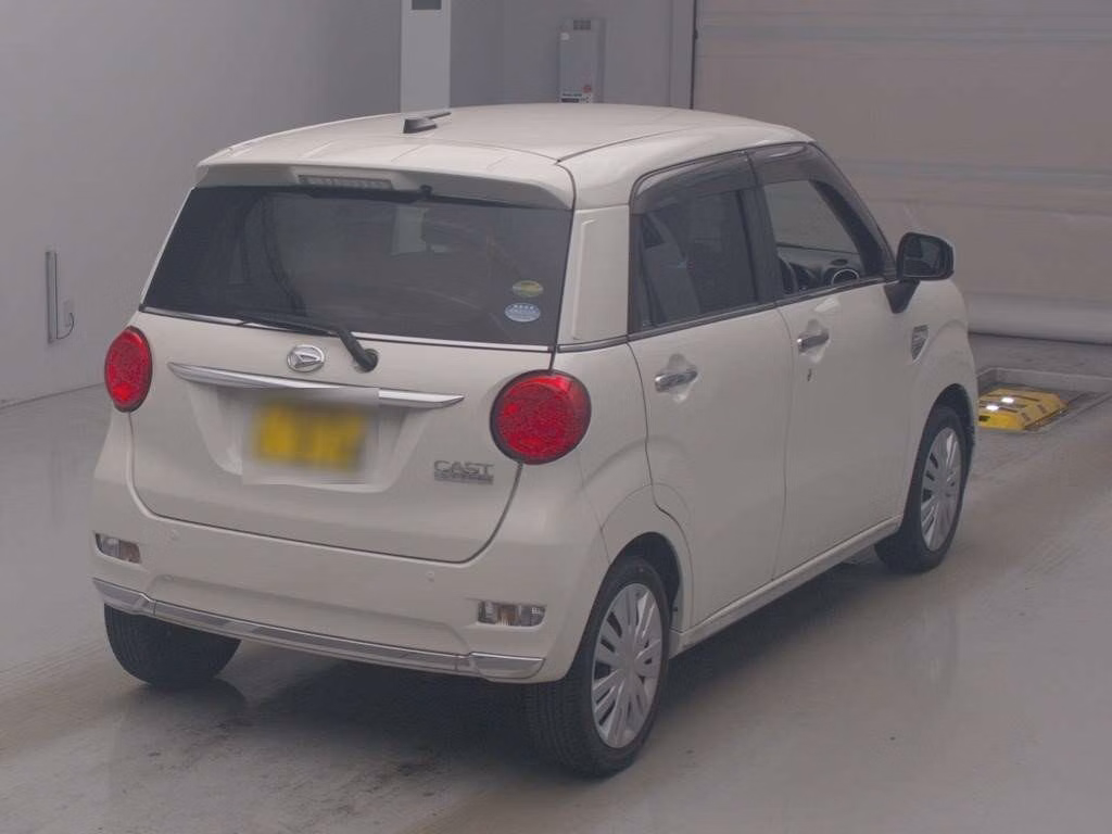 DAIHATSU CAST