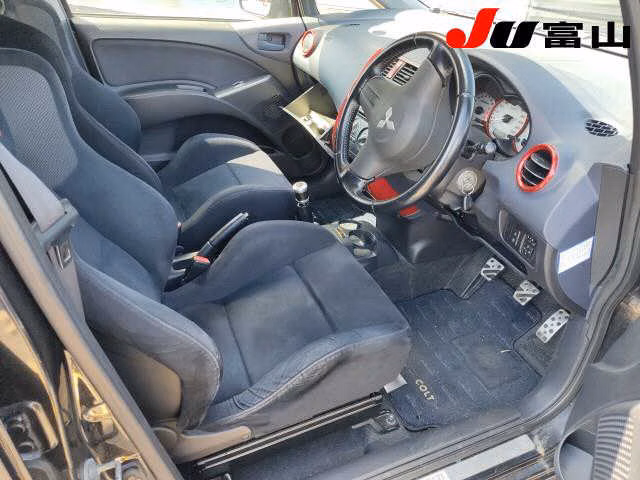 MITSUBISHI COLT