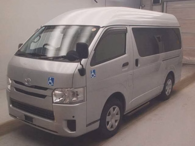 TOYOTA REGIUS ACE