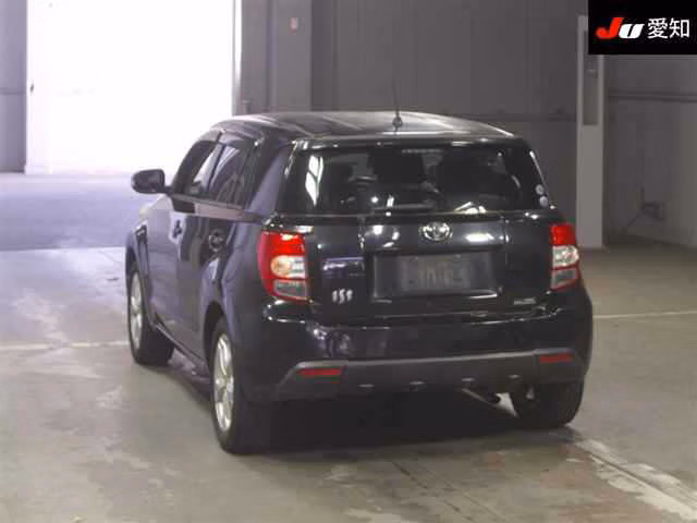 TOYOTA IST
