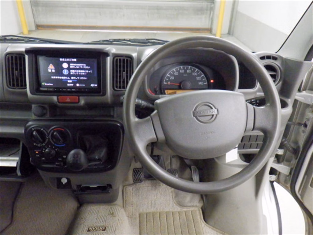 NISSAN NV100 CLIPPER