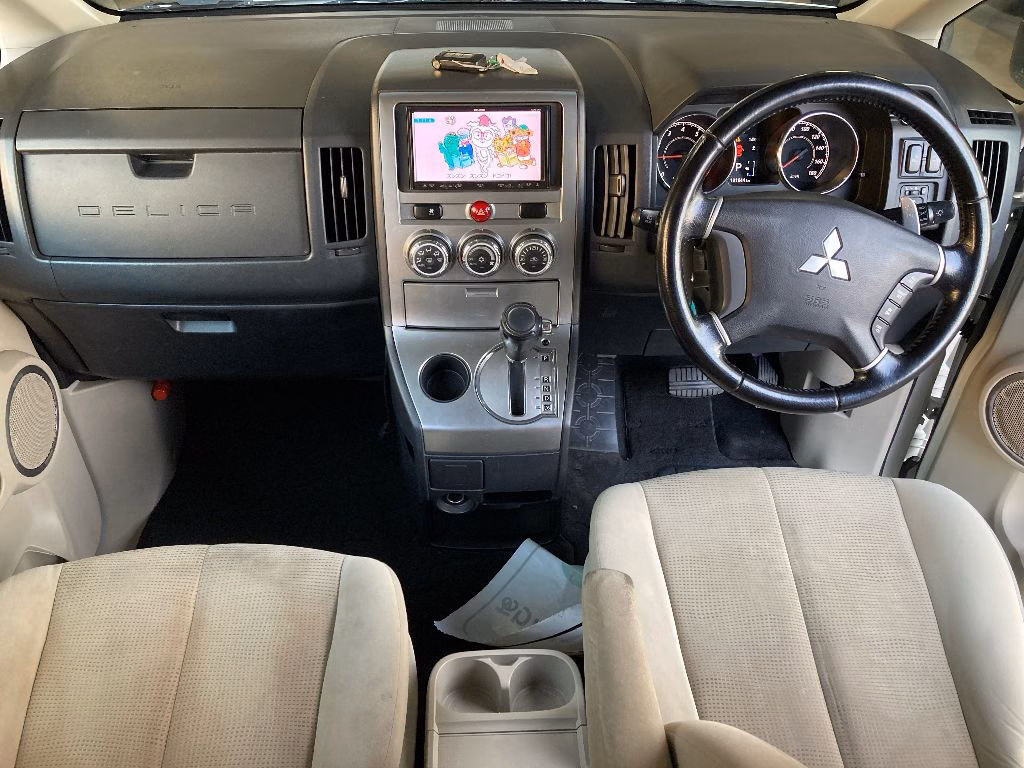 MITSUBISHI DELICA D:5