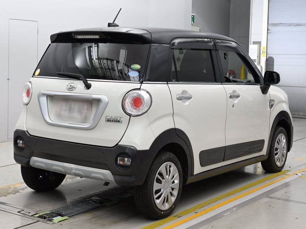 DAIHATSU CAST