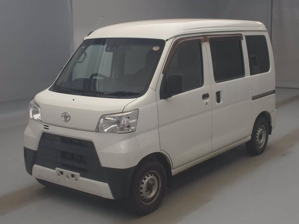 TOYOTA PIXIS VAN
