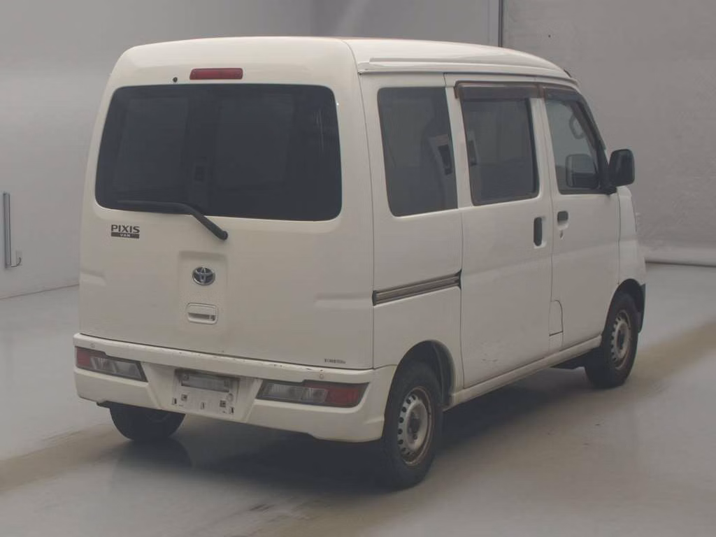 TOYOTA PIXIS VAN