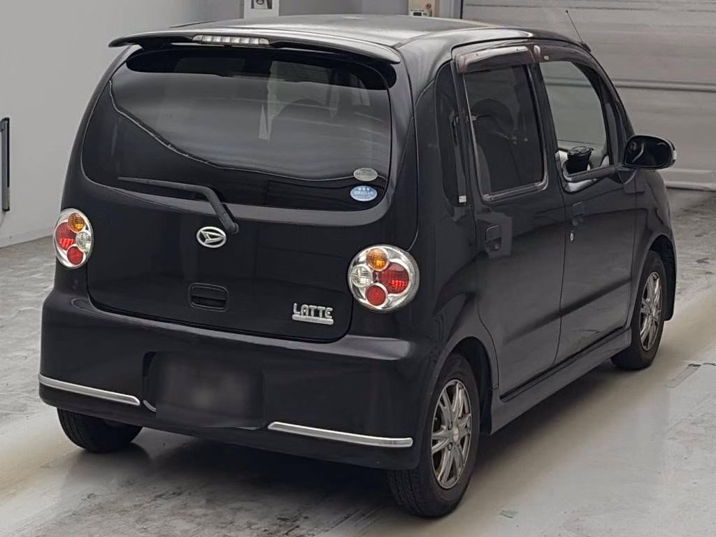 DAIHATSU MOVE LATTE
