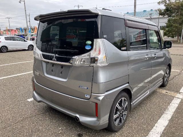 MITSUBISHI DELICA D:2