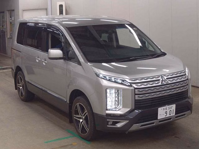 MITSUBISHI DELICA D:5
