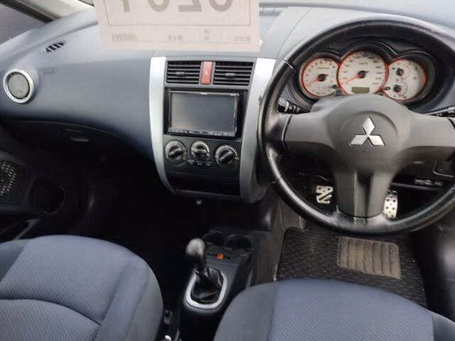 MITSUBISHI COLT