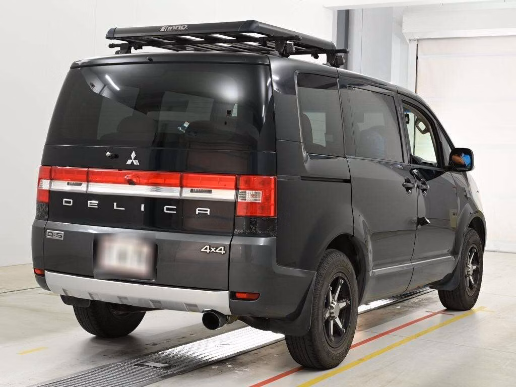 MITSUBISHI DELICA D:5