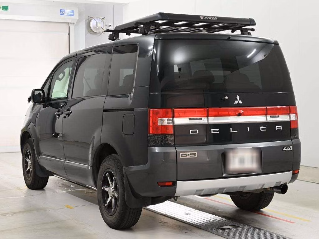 MITSUBISHI DELICA D:5