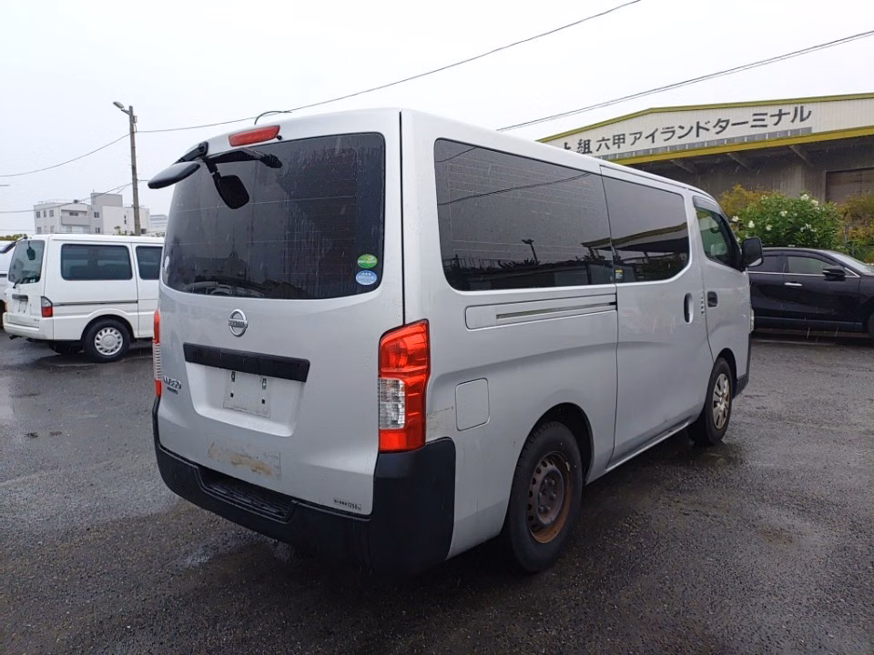 NISSAN NV350 CARAVAN
