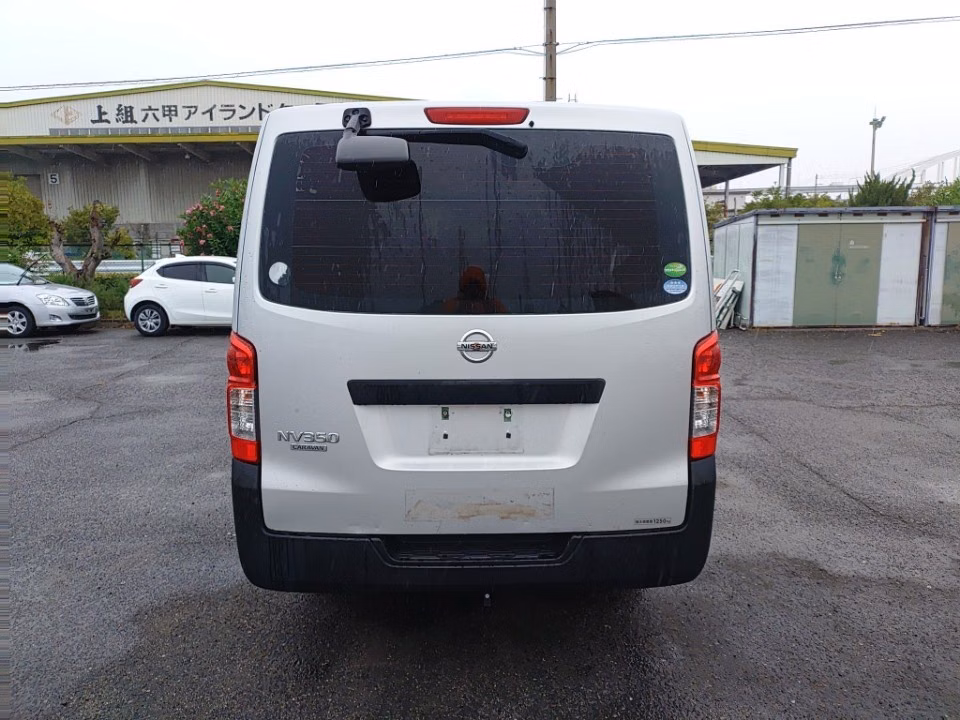 NISSAN NV350 CARAVAN