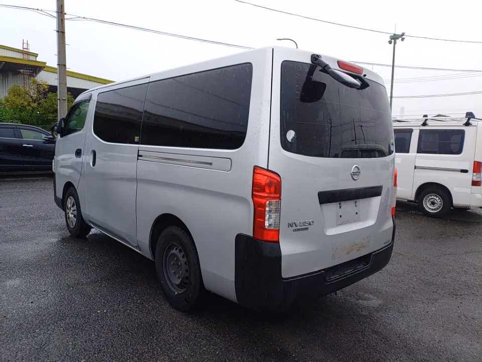 NISSAN NV350 CARAVAN