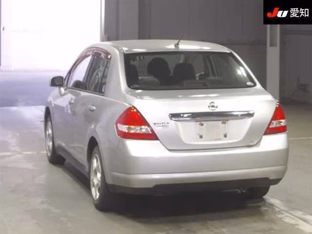 NISSAN TIIDA LATIO
