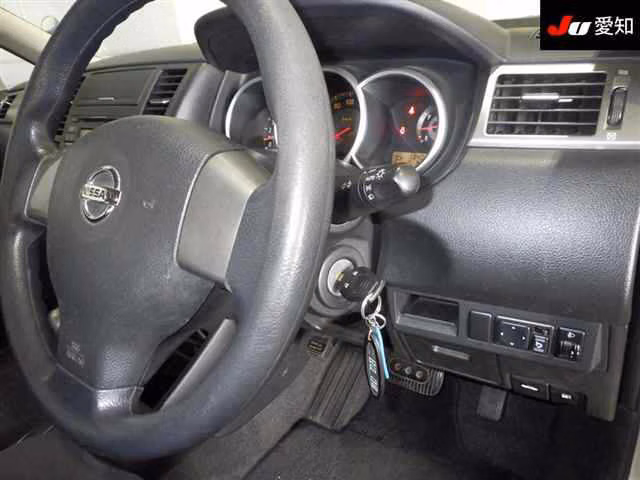 NISSAN TIIDA LATIO