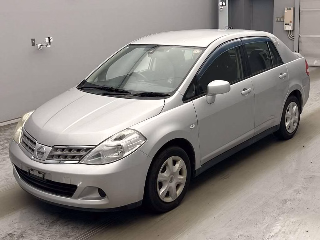 NISSAN TIIDA LATIO