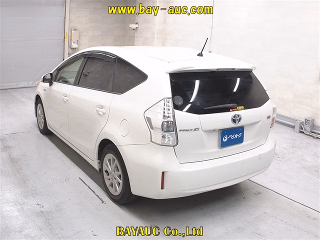 TOYOTA PRIUS ALPHA