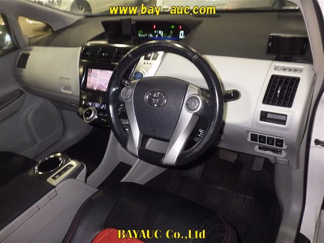 TOYOTA PRIUS ALPHA